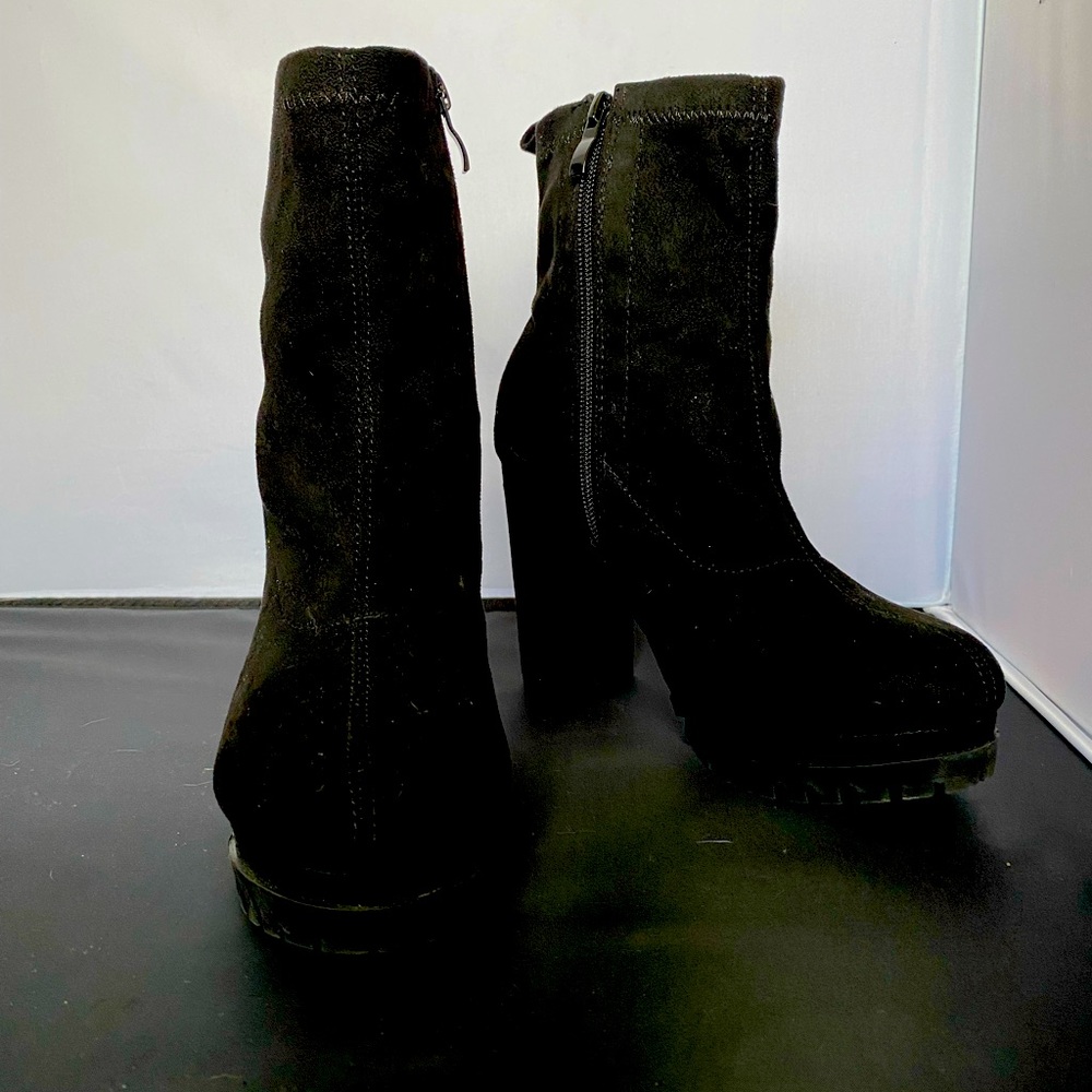 Black boots never worn